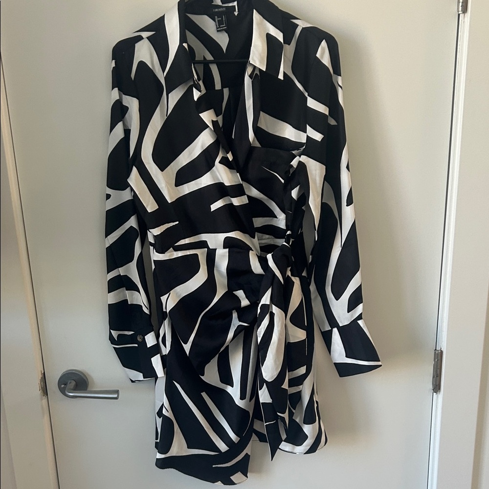 Forever 21 Black and White Abstract Wrap Dress